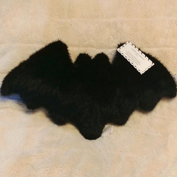 cupcakes & cashmere Other - NWT Cupcakes And Cashmere Black Halloween Decorative Bat Pillow
